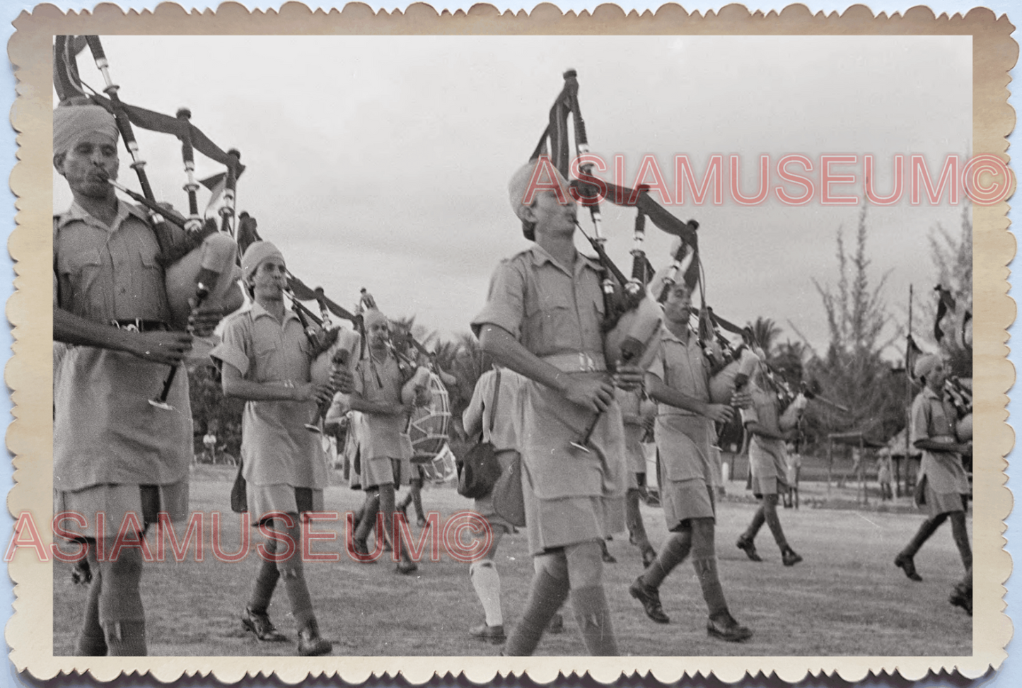 WW2 British India Army Soldier Punjab Sikh Band Bagpipes Singapore Photo 18870