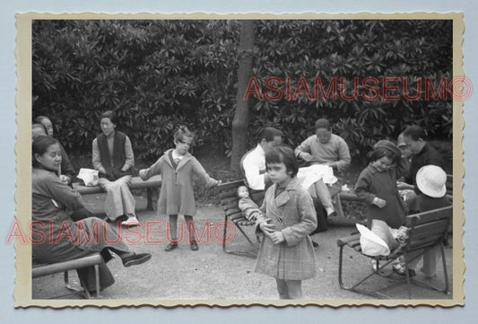 1940s CHILDREN BOY GIRL PARK PLAYING Vintage China Shanghai Photo #241 中国上海老照片