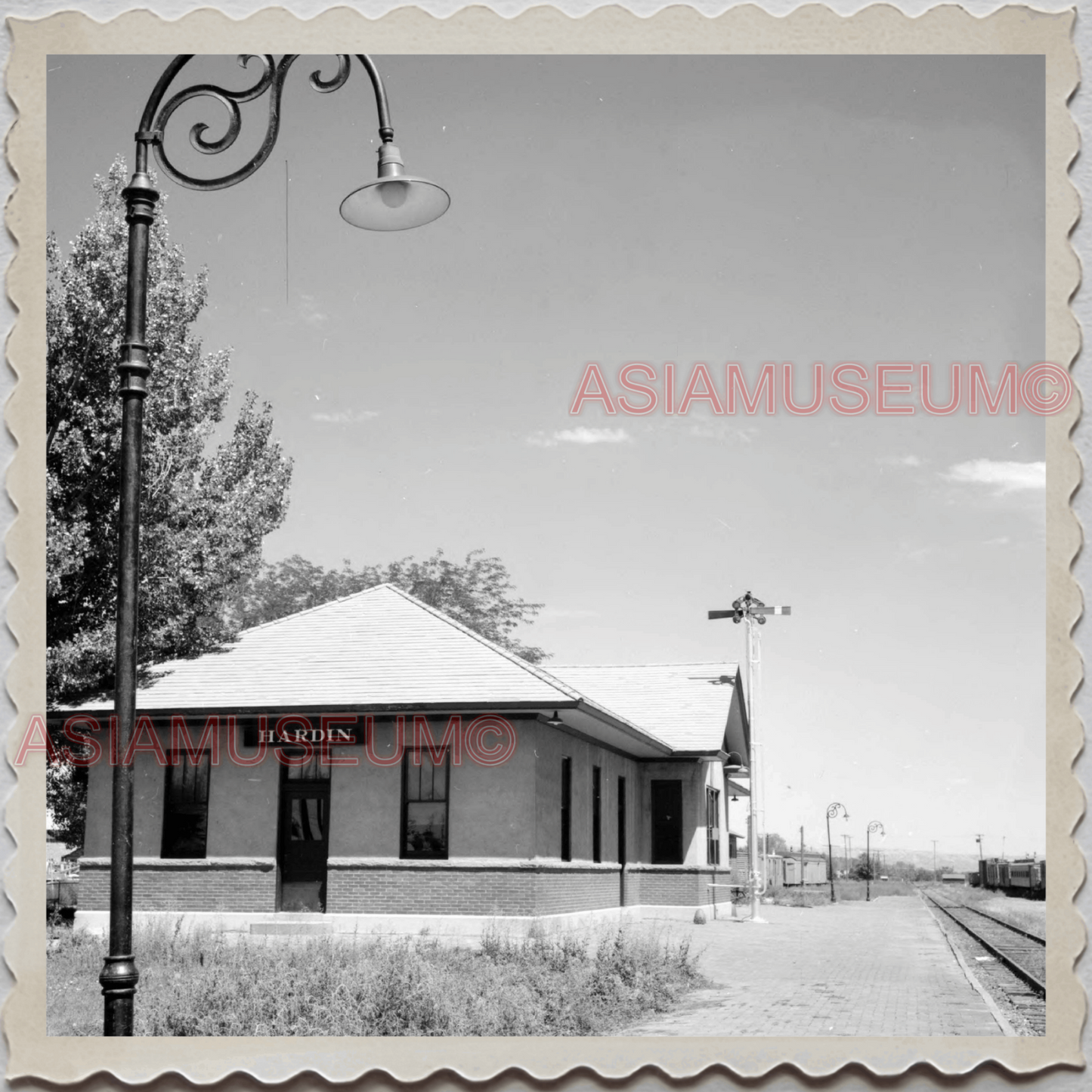 50s HARDIN TOWN BIG HORN COUNTY MONTANA TRAIN STATION OLD VINTAGE USA Photo 8611