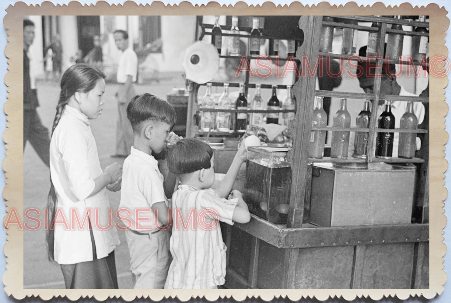 Children Boy Girl Women Street Scene Food Vendor Vintage Singapore Photo 17573