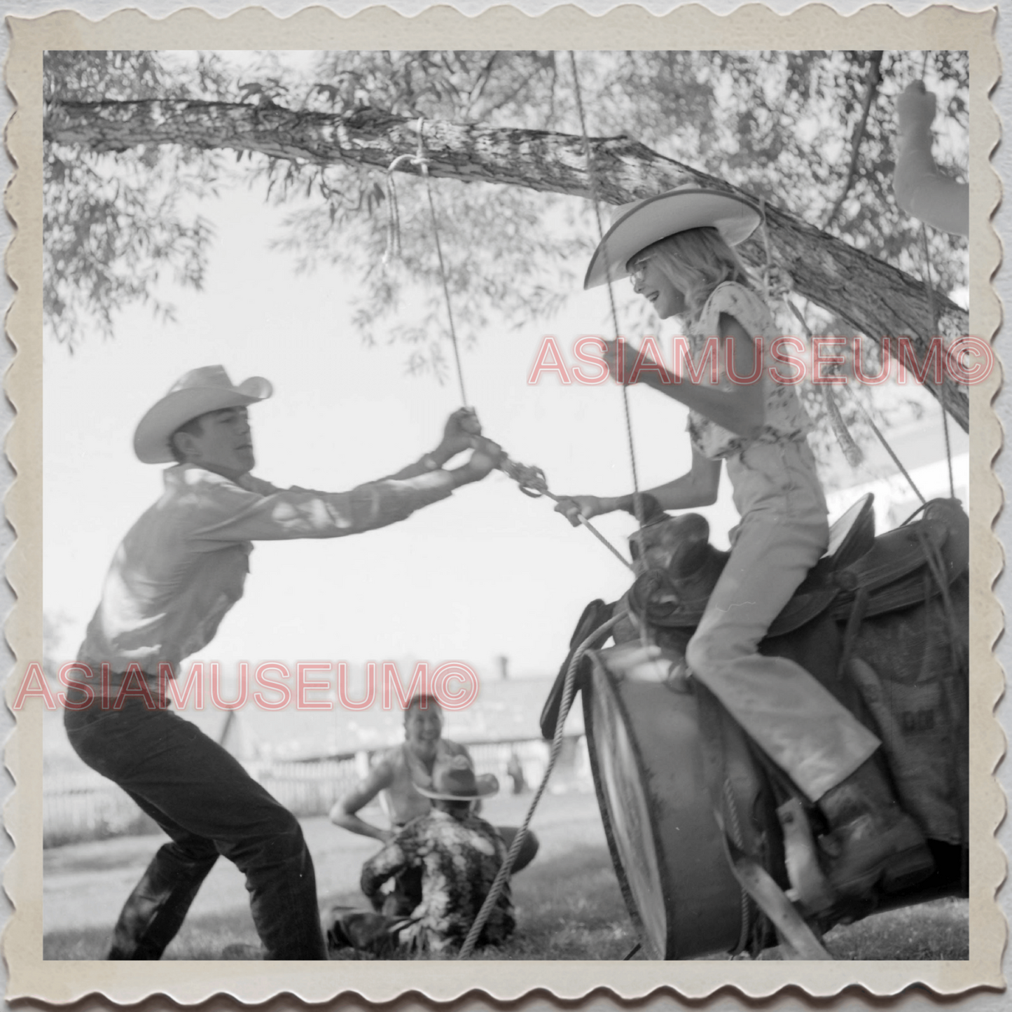 50s AUGUSTA RANCH COWBOY BARREL TREE SWING VINTAGE OLD USA AMERICA Photo 11302