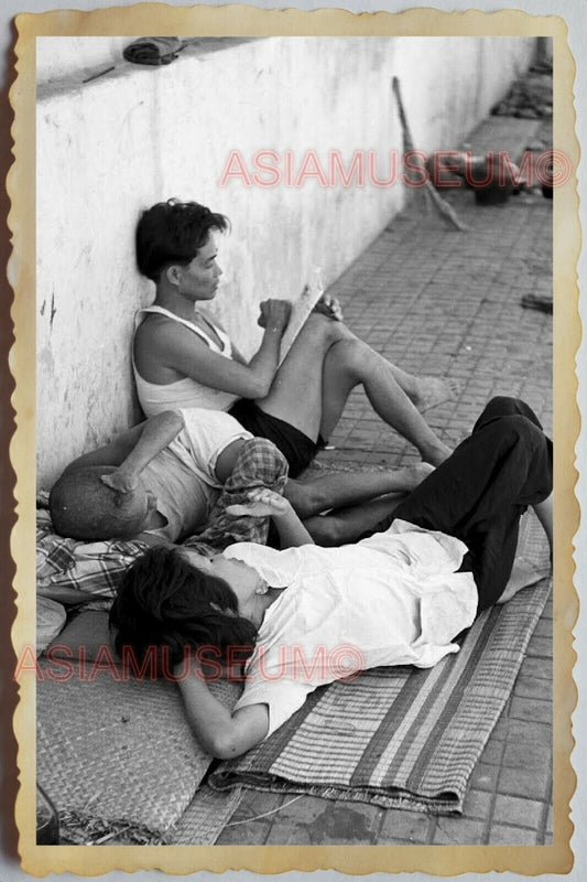 50s Vietnam SAIGON STREET SCENE MAN LADY WOMEN BOY SLEEPING Vintage Photo #830