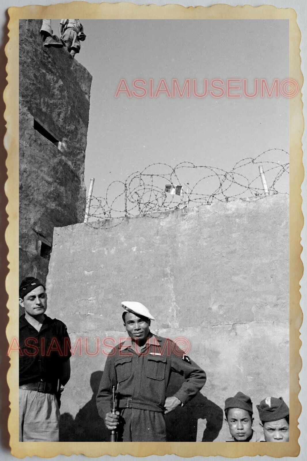 50s Vietnam SAIGON FRENCH ARMY SOLDIER GUARD FORTRESS JAIL WAR Vintage Photo 531