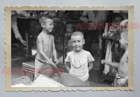 Queen's Road Central Laughing Children Boy  VINTAGE Hong Kong Photo 16278 香港旧照片