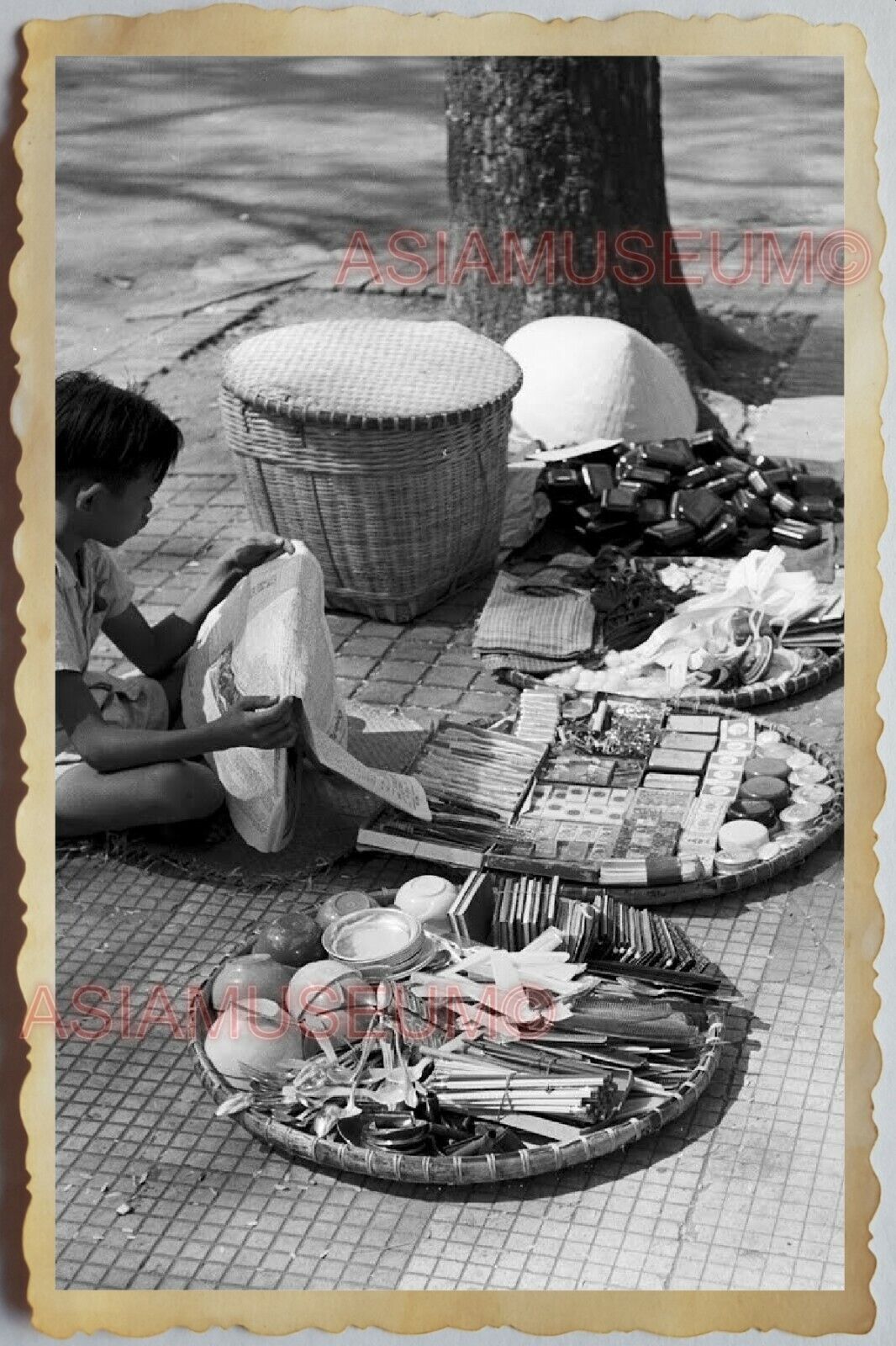 40s Vietnam War SAIGON YOUNG BOY STREET VENDOR CIGARETTE BOWL Vintage Photo 1541