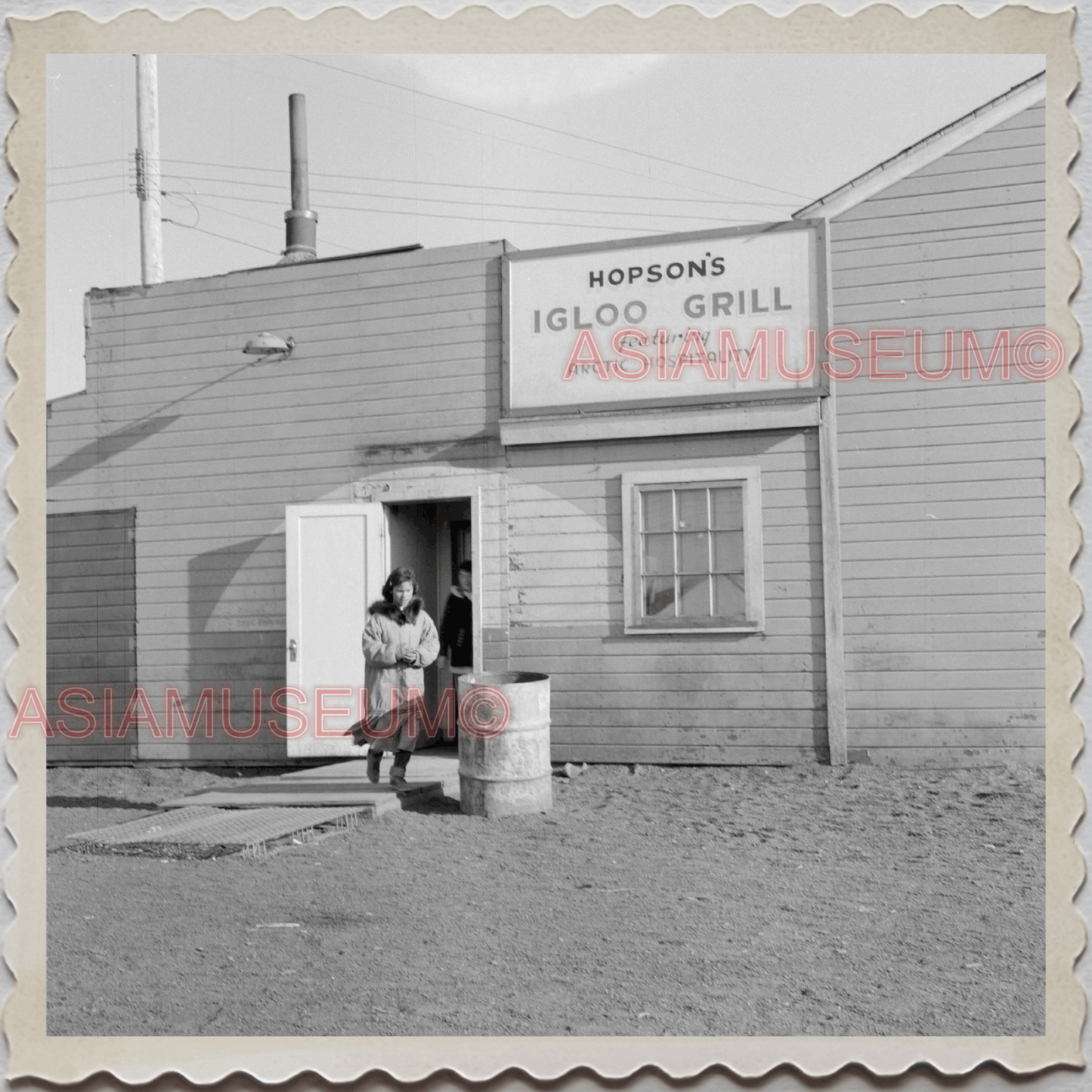 50s UTQIAGVIK NORTH SLOPE BARROW ALASKA WOMEN RESTAURANT VINTAGE USA Photo 11852