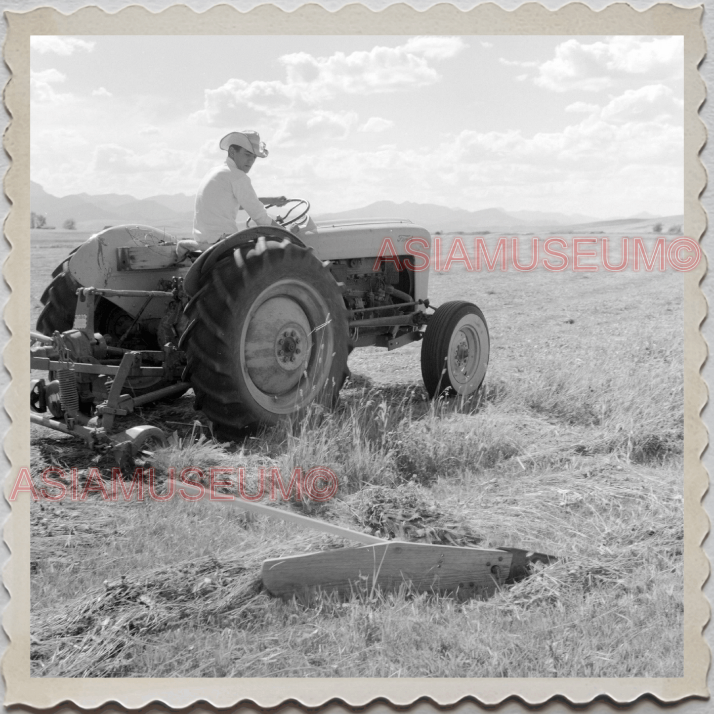 50s AUGUSTA KRONE RANCH COWBOY FARM TRACTOR VINTAGE OLD USA AMERICA Photo 10026