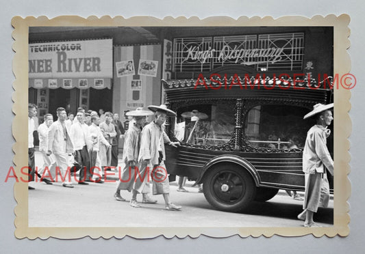 FUNERAL WOMEN CRATE TRUCK DES VOEUX ROAD ADS Vintage Hong Kong Photo 香港旧照片 03989